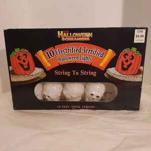 CVS Halloween Screamers Halloween String of Skulls Blow Mold 10 Lights